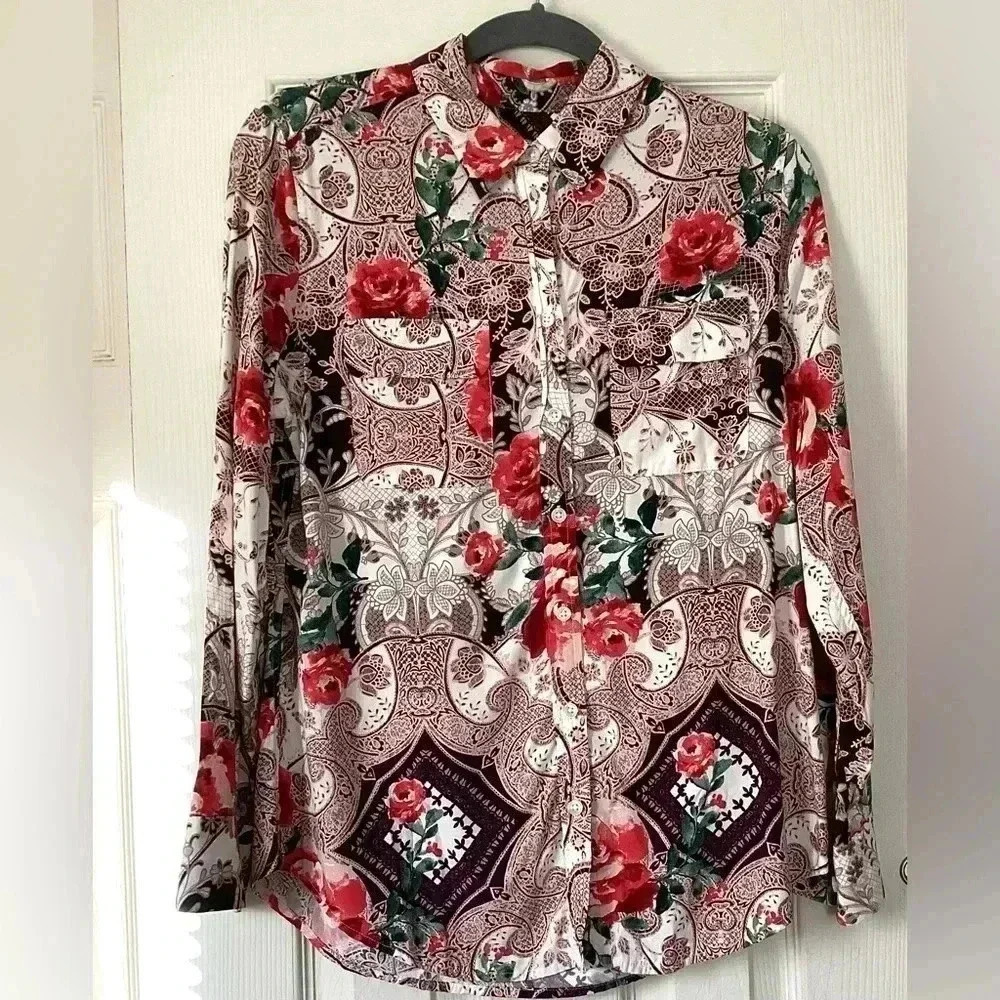 Chico Silky Soft Floral Shirt size 0( 4-6)